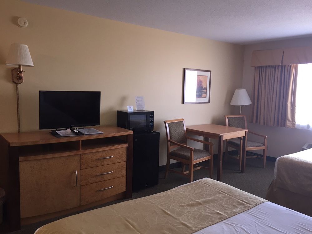 Boarders Inn & Suites By Cobblestone Hotels Superior Ngoại thất bức ảnh