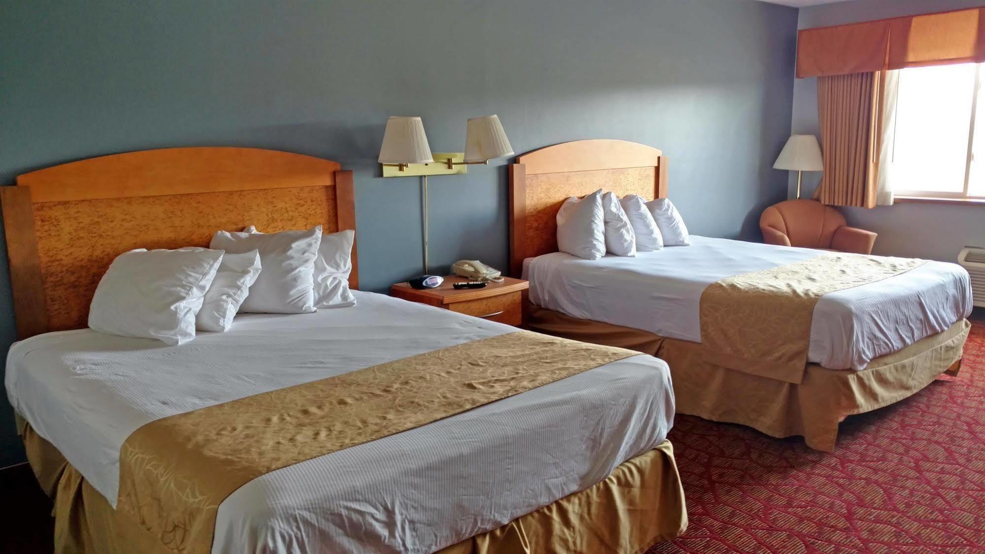 Boarders Inn & Suites By Cobblestone Hotels Superior Ngoại thất bức ảnh