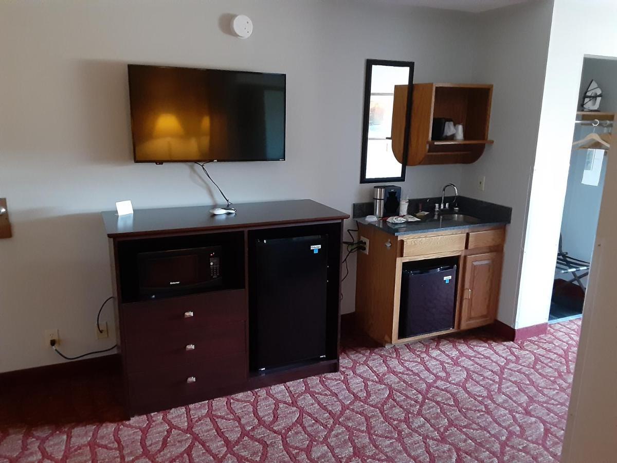 Boarders Inn & Suites By Cobblestone Hotels Superior Ngoại thất bức ảnh