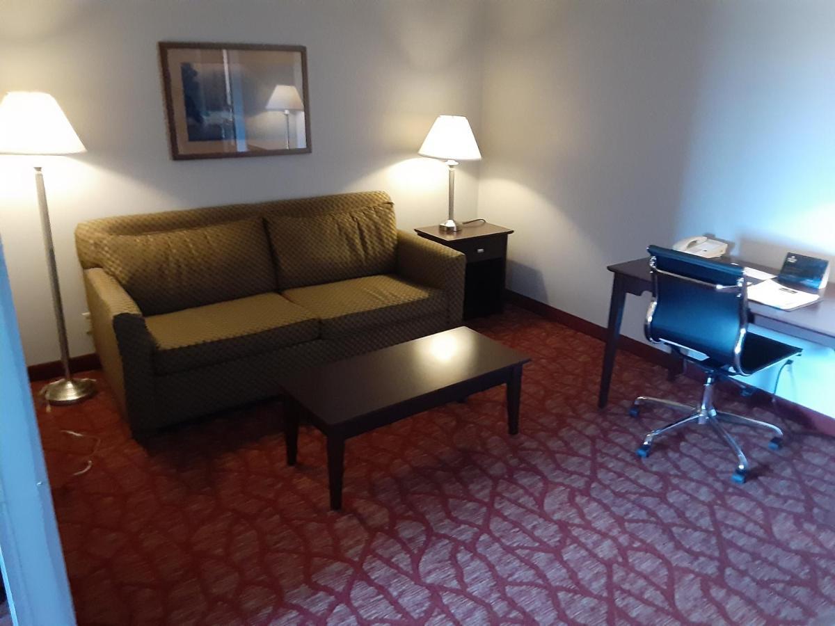 Boarders Inn & Suites By Cobblestone Hotels Superior Ngoại thất bức ảnh